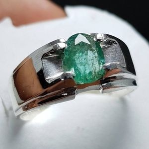 Beautiful Emerald stone rings Unisex emerald rings